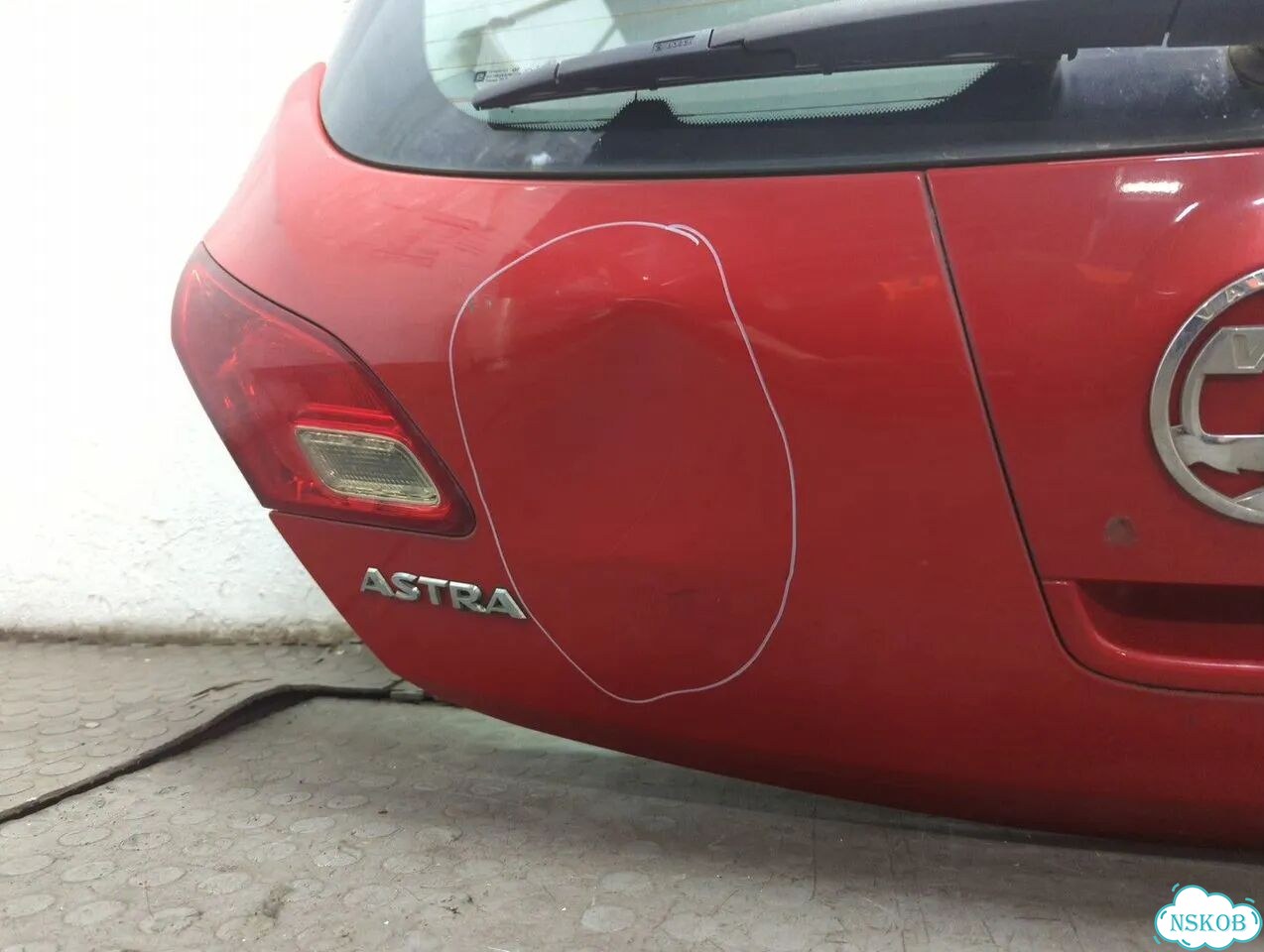 Крышка багажника Opel Astra J фото 10