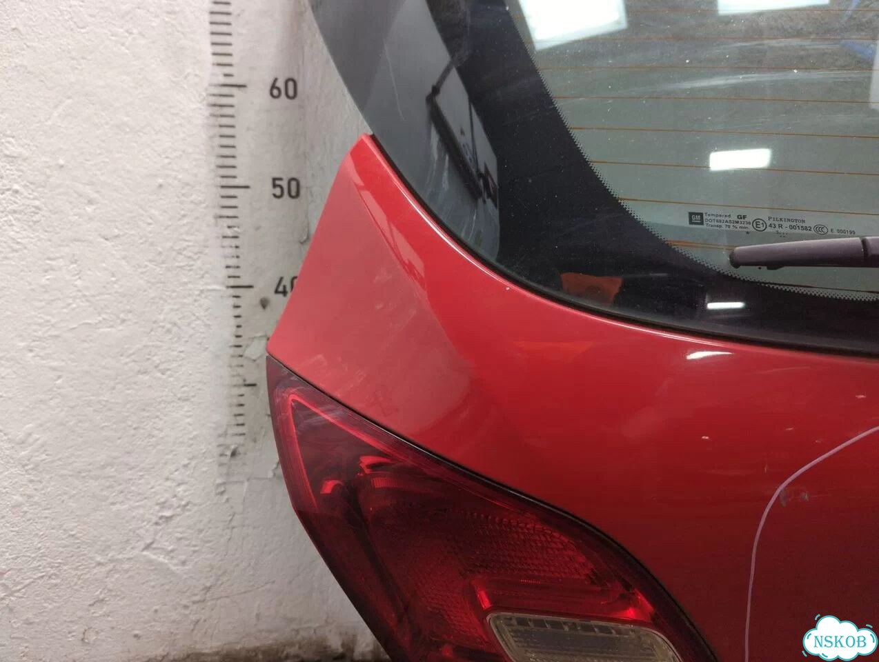 Крышка багажника Opel Astra J фото 11