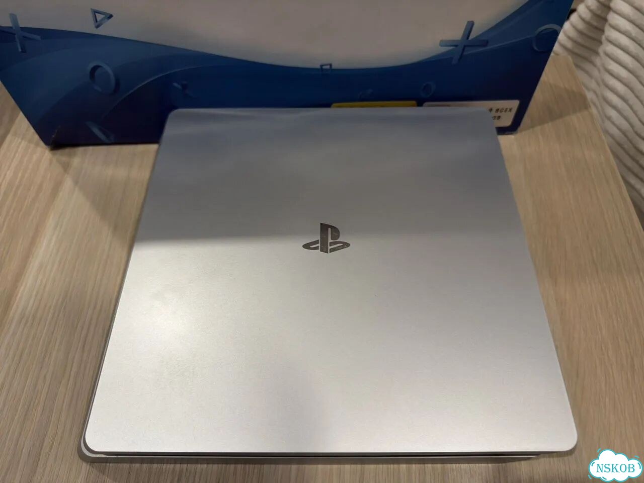 Sony playstation 4 slim 500gb 2 геймпада фото 3
