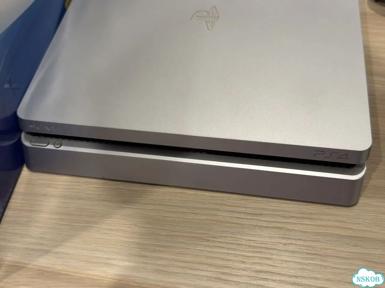 Sony playstation 4 slim 500gb 2 геймпада фото 4