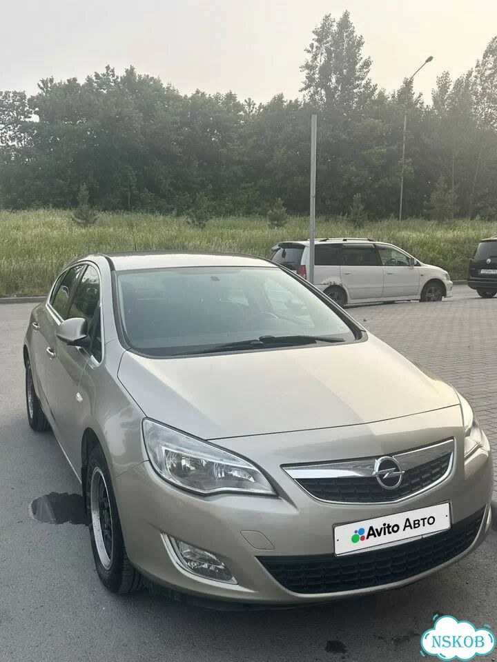 Opel Astra 1.6 AT, 2011, 138 000 км фото 1