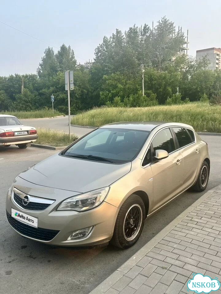 Opel Astra 1.6 AT, 2011, 138 000 км фото 2