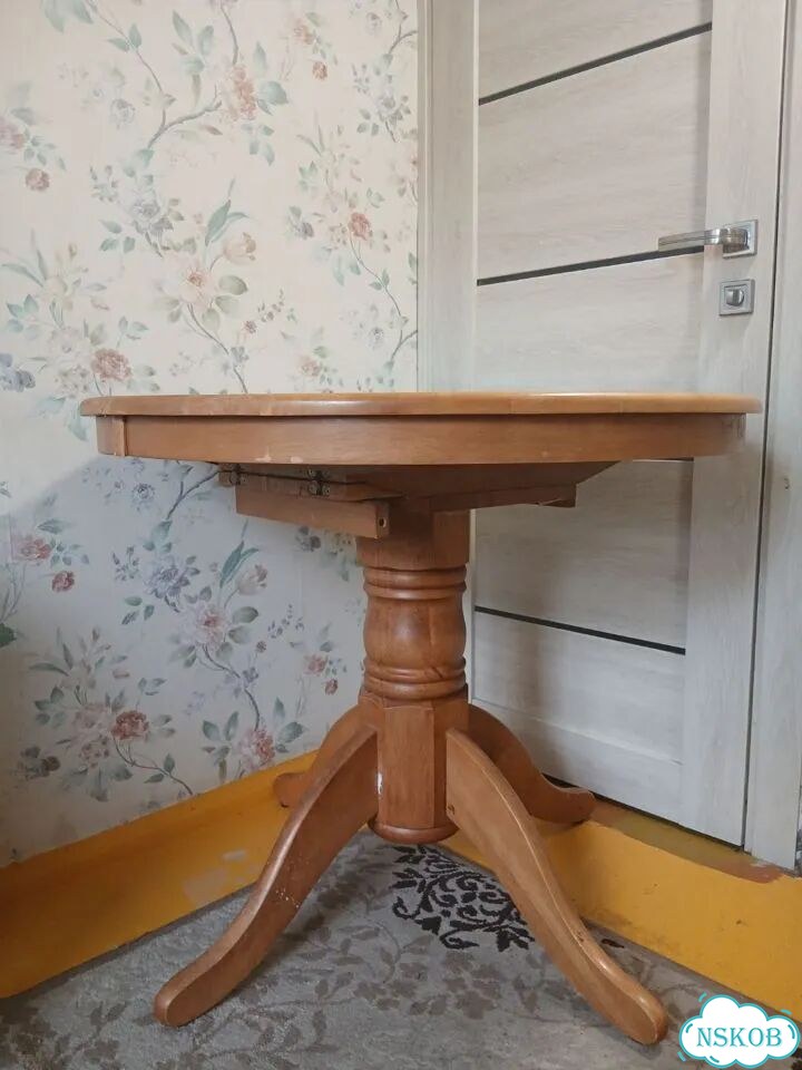 Кухонный стол и стулья бу фото 1