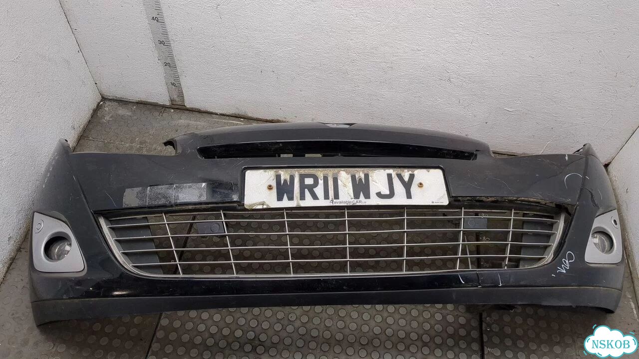 Бампер передний Renault Scenic фото 1