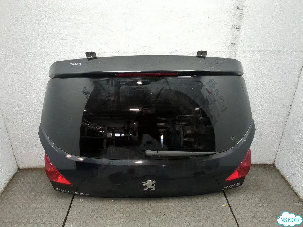 Крышка багажника Peugeot 3008 фото 1