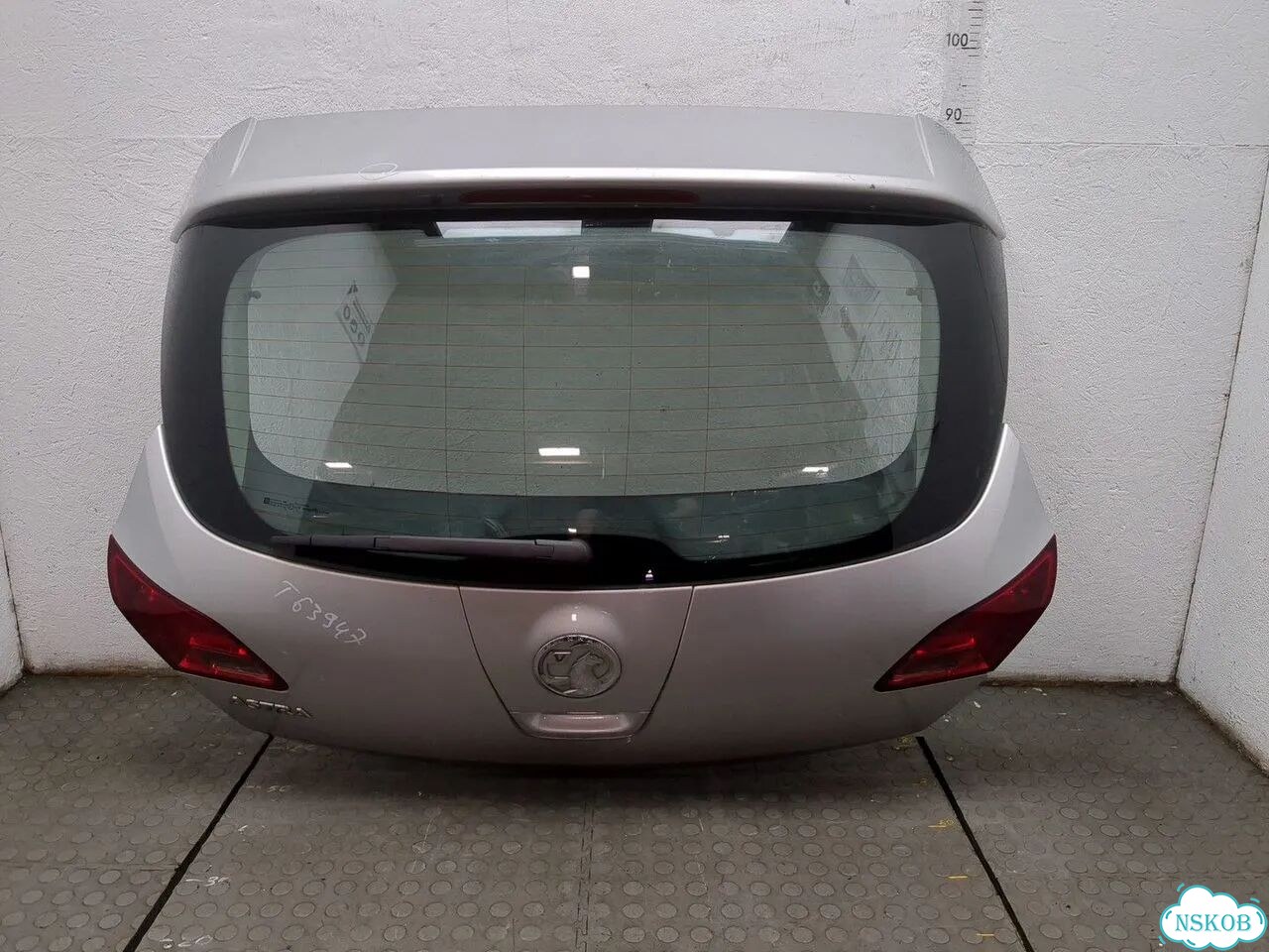 Крышка багажника Opel Astra J фото 1