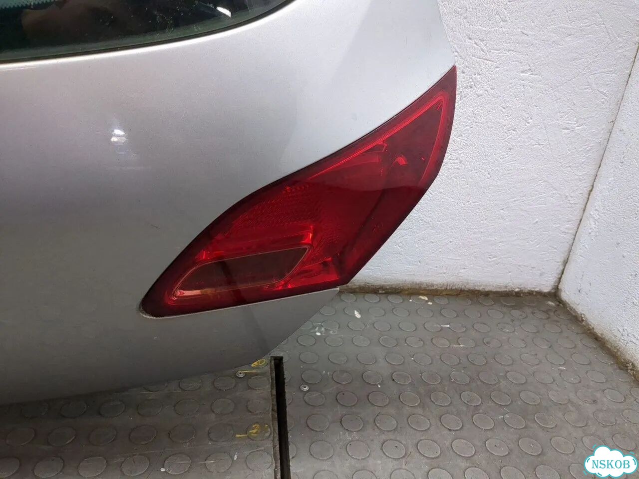 Крышка багажника Opel Astra J фото 10