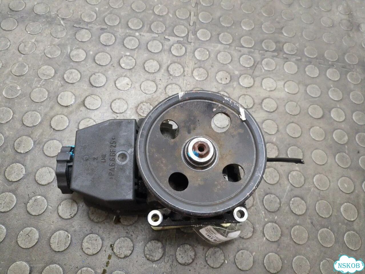Гур Mercedes C W202 фото 1