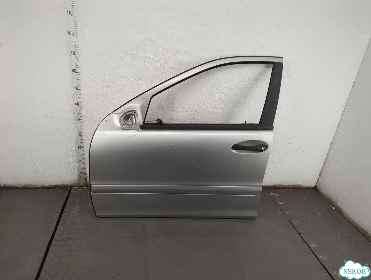 Дверь боковая левая передняя Mercedes C W203 фото 1