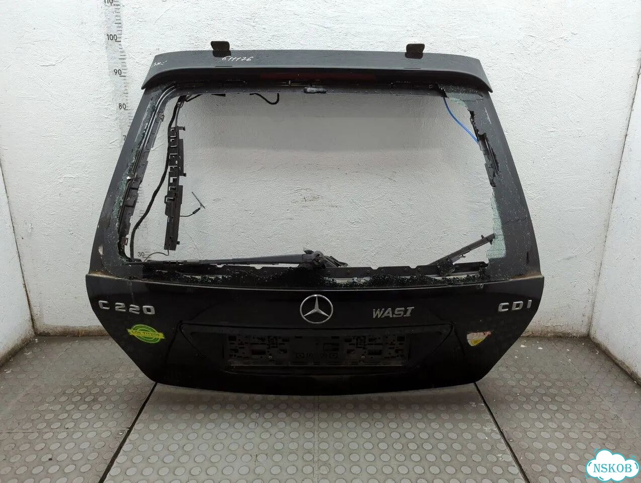 Крышка багажника Mercedes C W203 фото 1