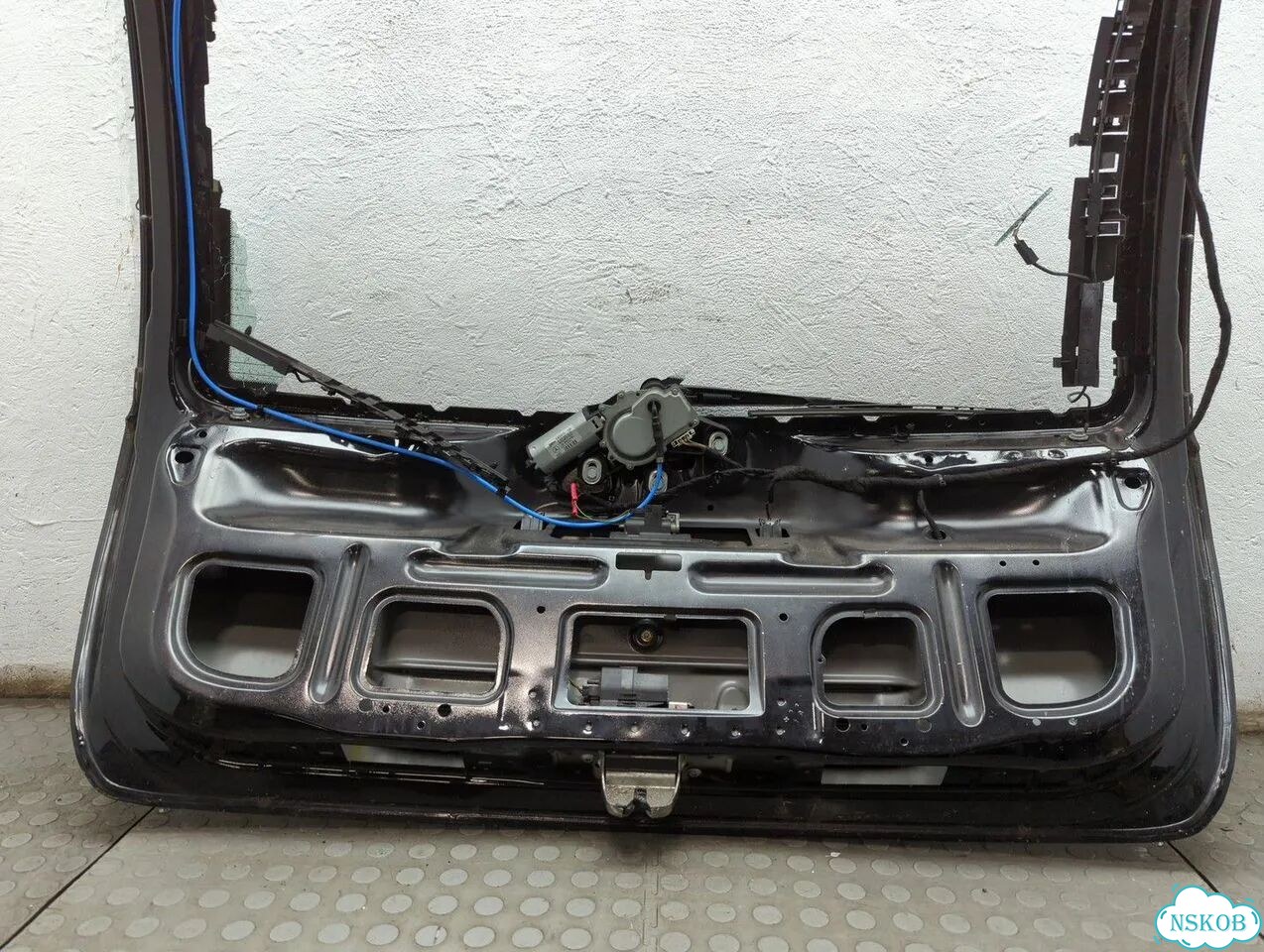 Крышка багажника Mercedes C W203 фото 8