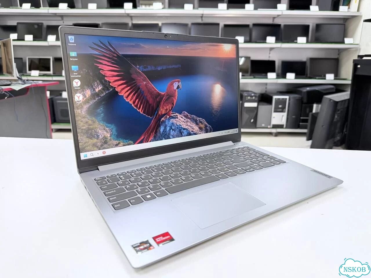 Ноутбук Lenovo IdeaPad 1 15AMN7 на Ryzen 5 7520U фото 1