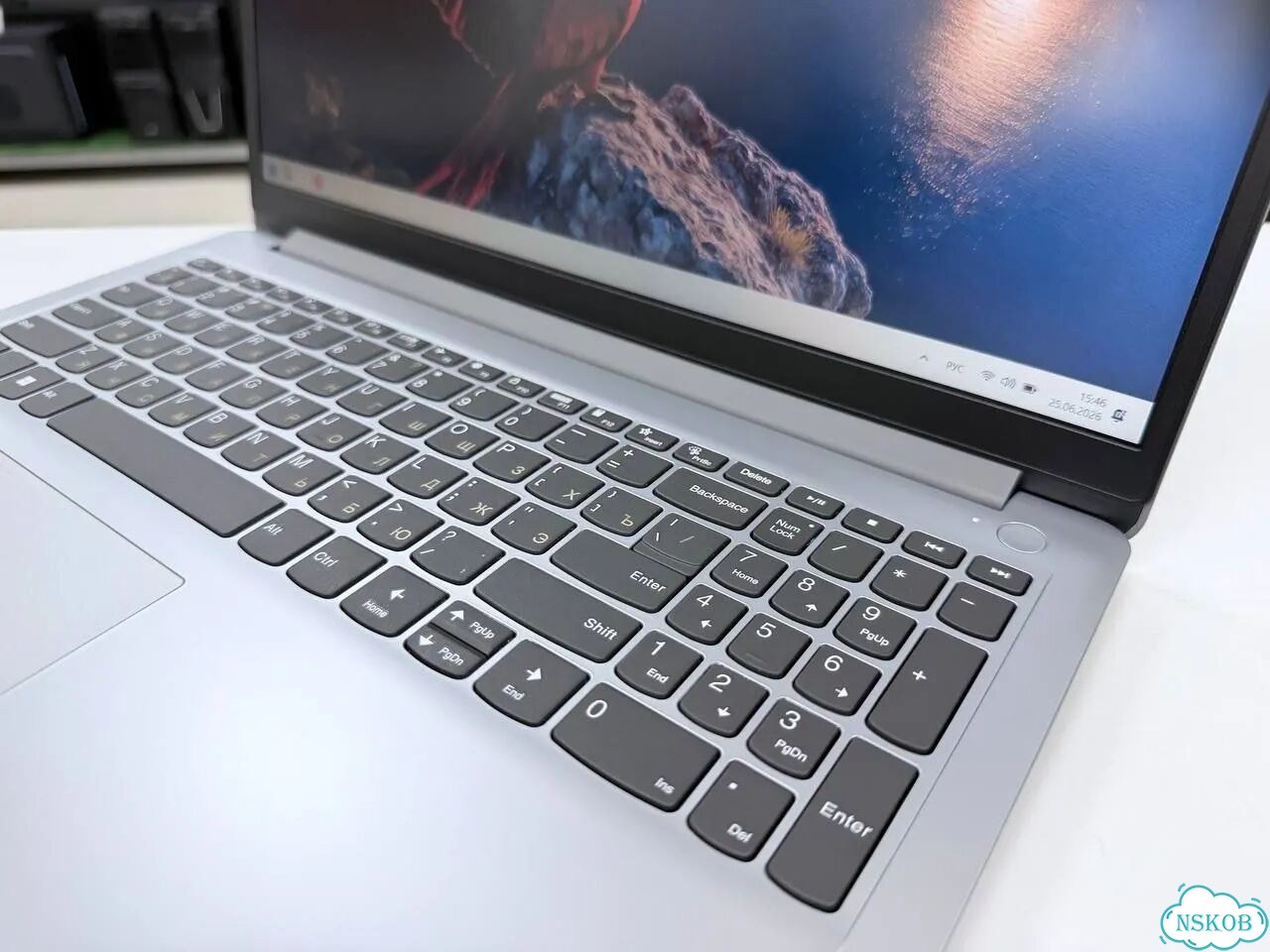 Ноутбук Lenovo IdeaPad 1 15AMN7 на Ryzen 5 7520U фото 4