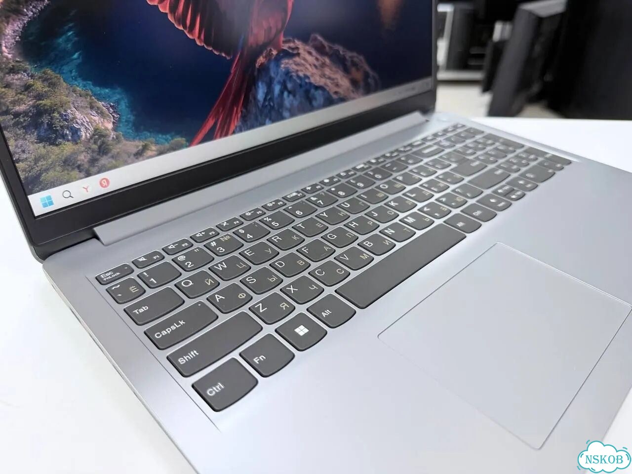 Ноутбук Lenovo IdeaPad 1 15AMN7 на Ryzen 5 7520U фото 5