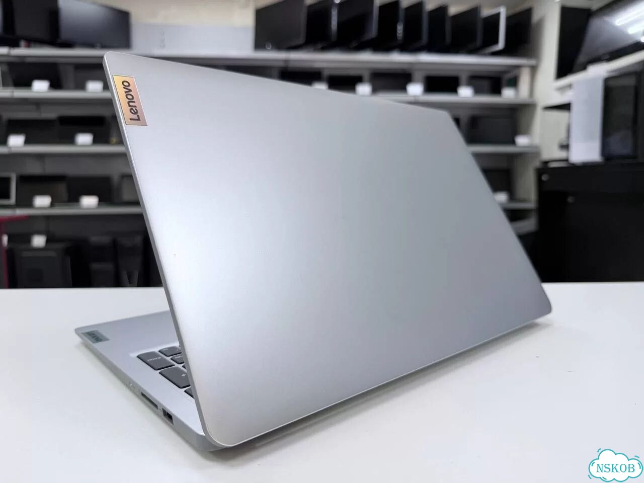 Ноутбук Lenovo IdeaPad 1 15AMN7 на Ryzen 5 7520U фото 7