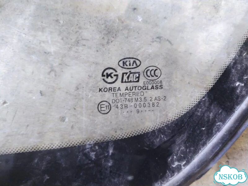 Стекло багажника правое Kia Sportage JE D4EA 2009 фото 5