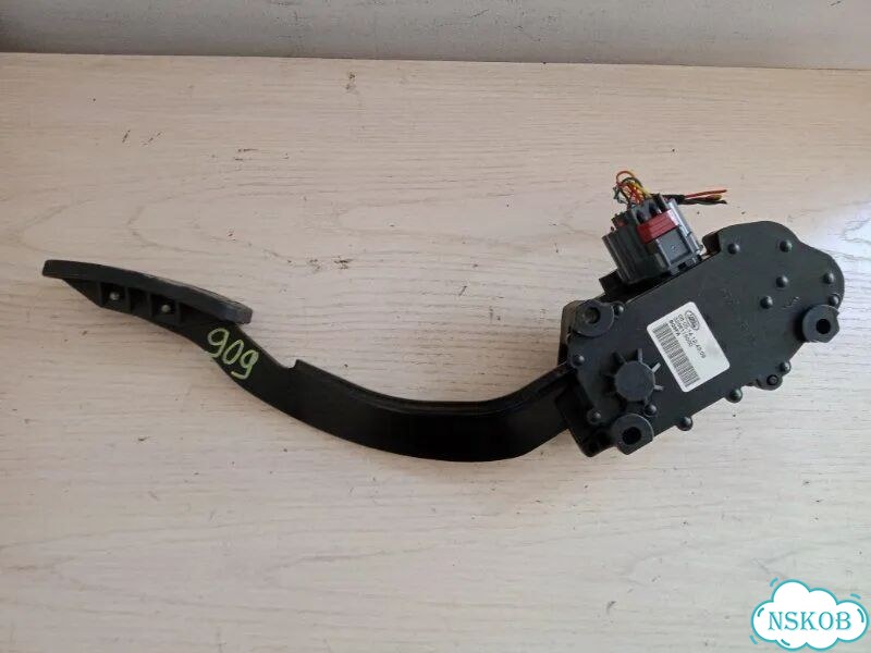 Педаль газа Land Rover Range Rover Sport L320 фото 1
