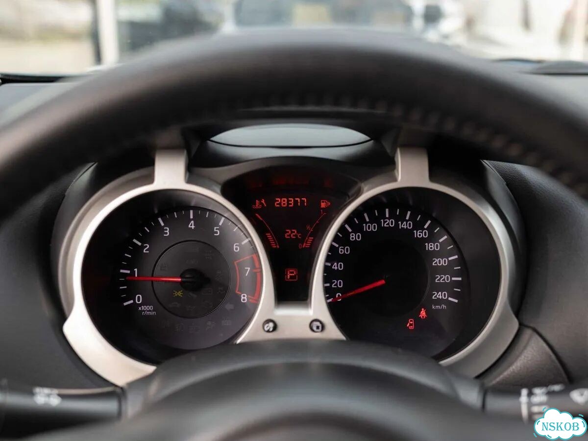 Nissan Juke 1.6 CVT, 2013, 146 602 км фото 13