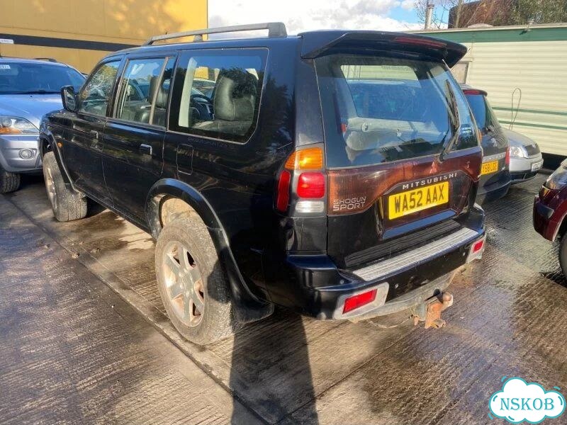 Петля двери Mitsubishi Pajero Sport K94 4D56 2002 фото 10