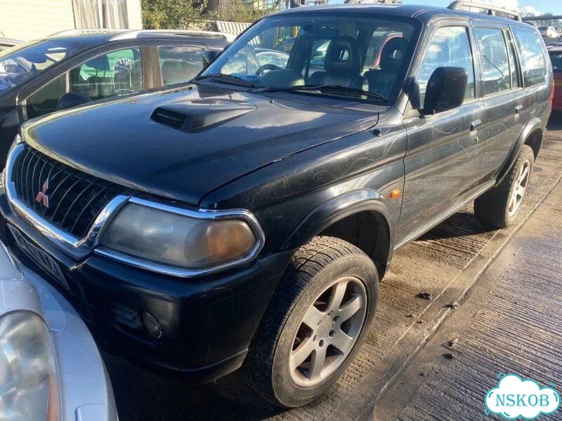 Петля двери Mitsubishi Pajero Sport K94 4D56 2002 фото 7