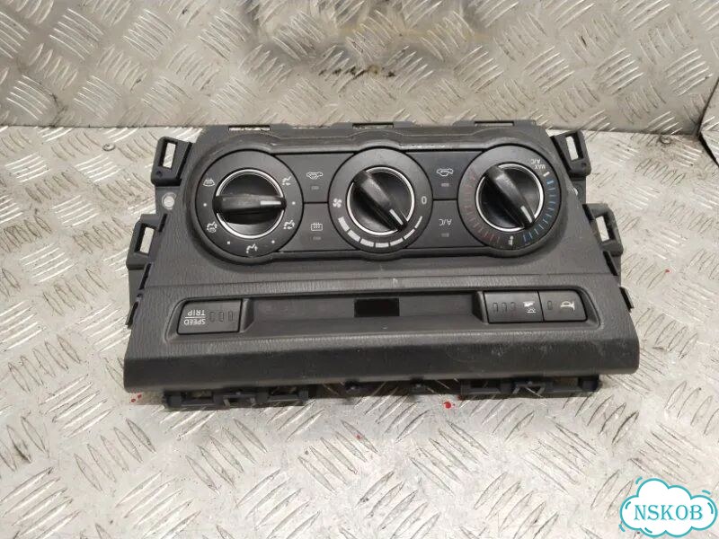 Блок управления климат-контролем Mazda Axela BM6FJ фото 1