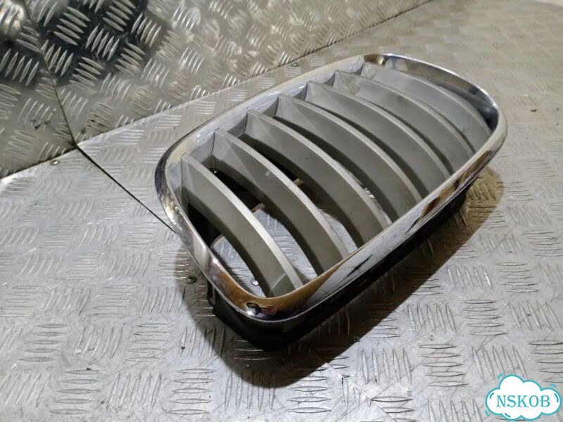 Решетка радиатора левая BMW X5 E70 2009 фото 2