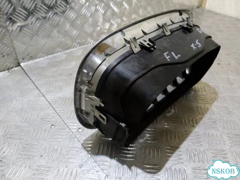 Решетка радиатора левая BMW X5 E70 2009 фото 6
