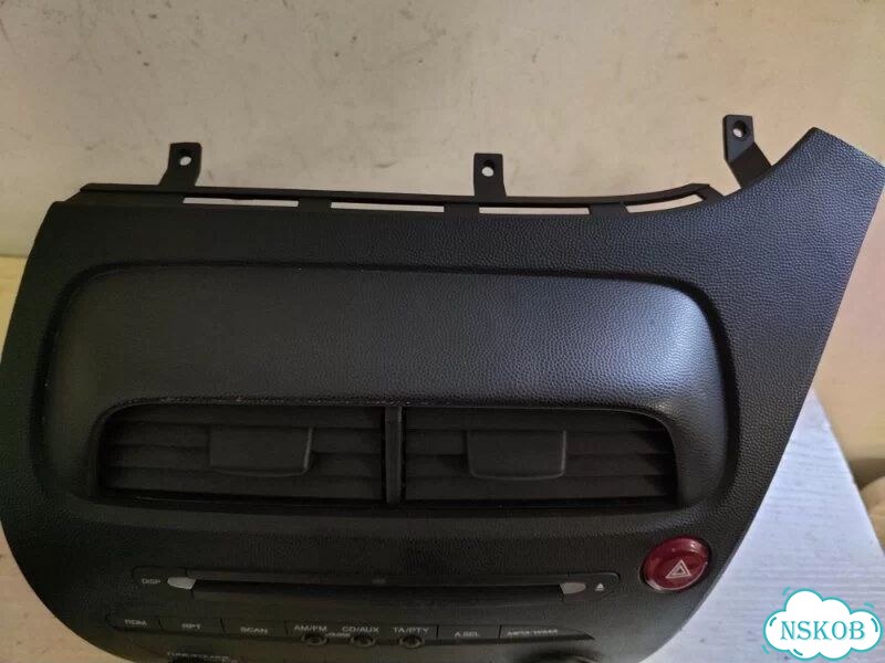 Магнитола Honda Civic 5D R18A2 2007 фото 3