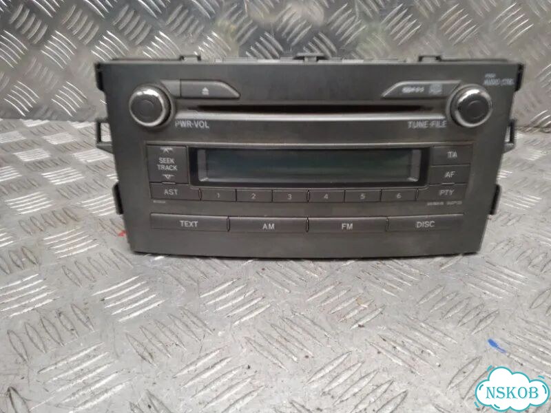 Магнитола Toyota Auris ZRE152 2ZR-FAE 2009 фото 1