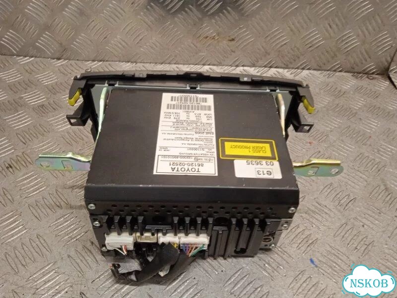 Магнитола Toyota Auris ZRE152 2ZR-FAE 2009 фото 8