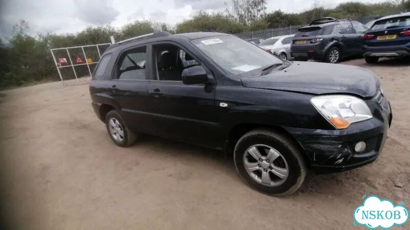 Стекло багажника левое Kia Sportage JE D4EA 2009 фото 9