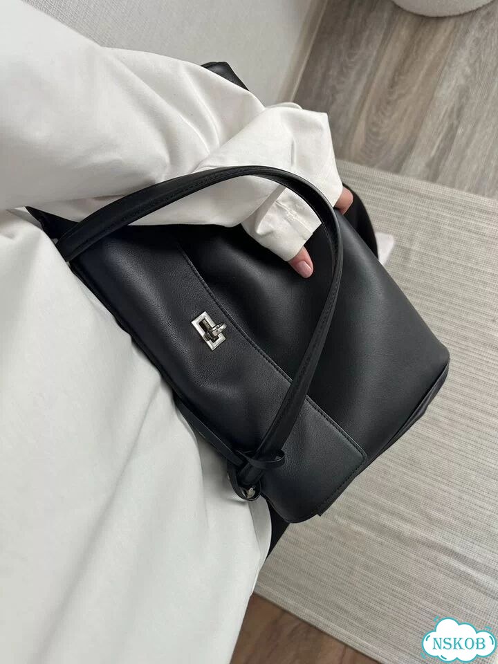 Кожаная сумка в стиле Balenciaga Rodeo новая фото 2