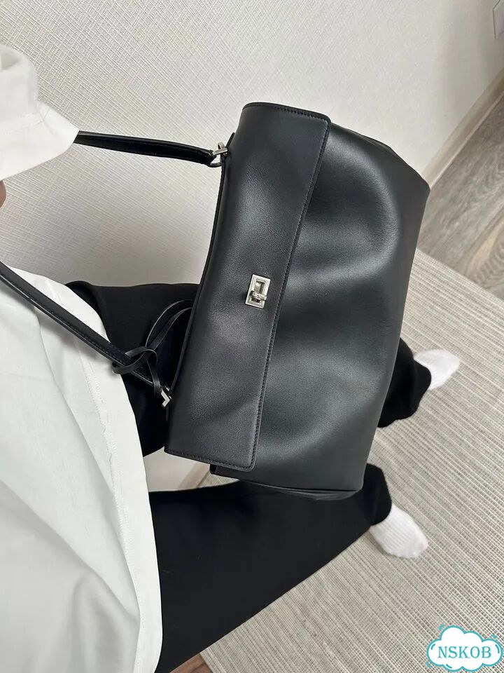 Кожаная сумка в стиле Balenciaga Rodeo новая фото 3