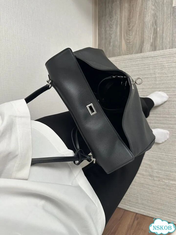 Кожаная сумка в стиле Balenciaga Rodeo новая фото 4