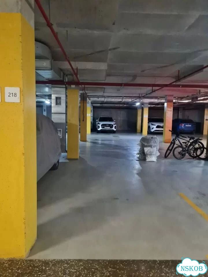 Машиноместо, 14 м² фото 1