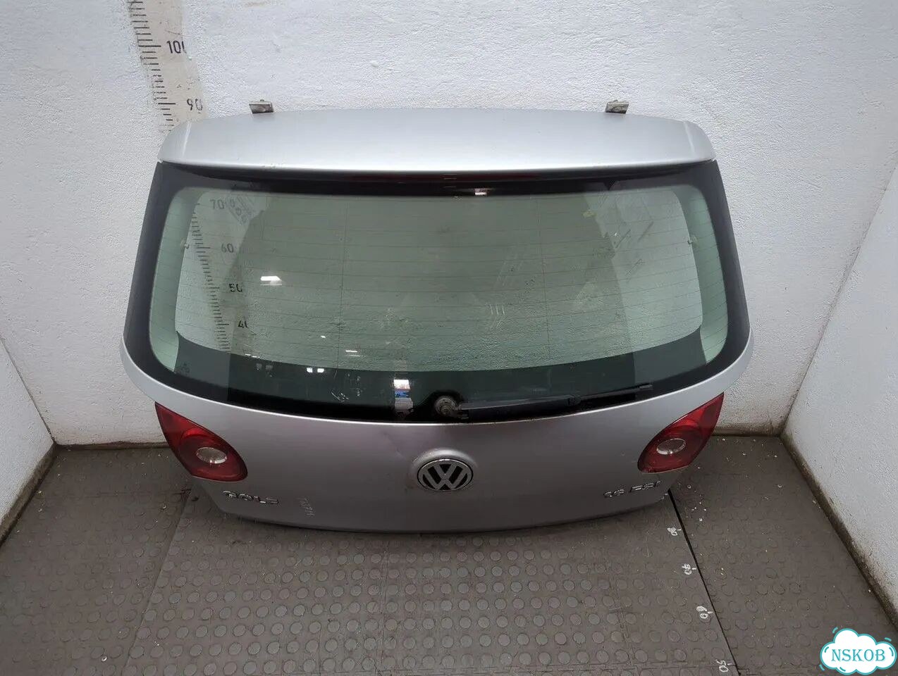 Крышка багажника Volkswagen Golf 5 фото 1