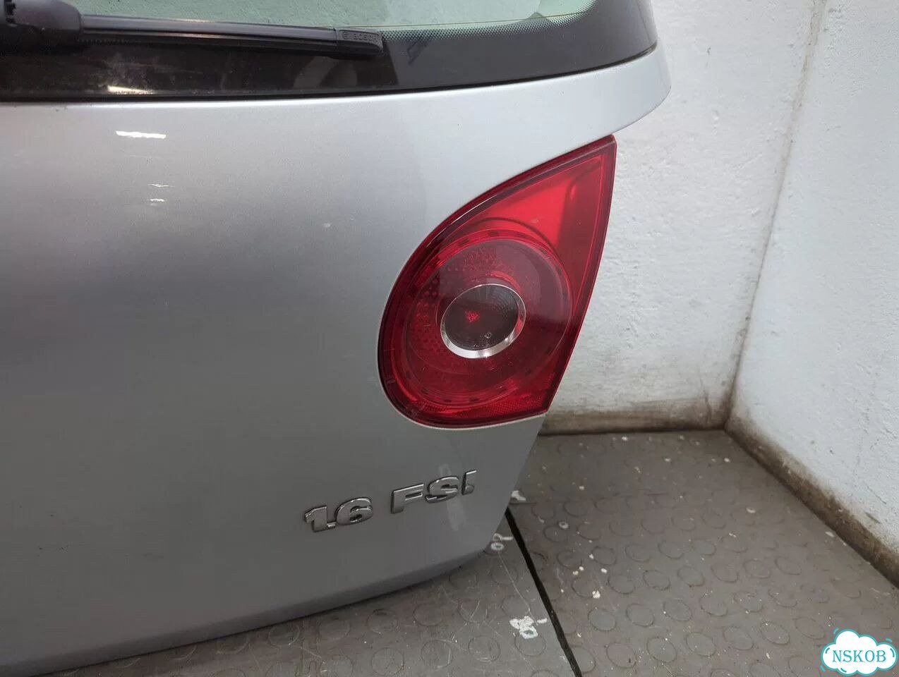 Крышка багажника Volkswagen Golf 5 фото 8
