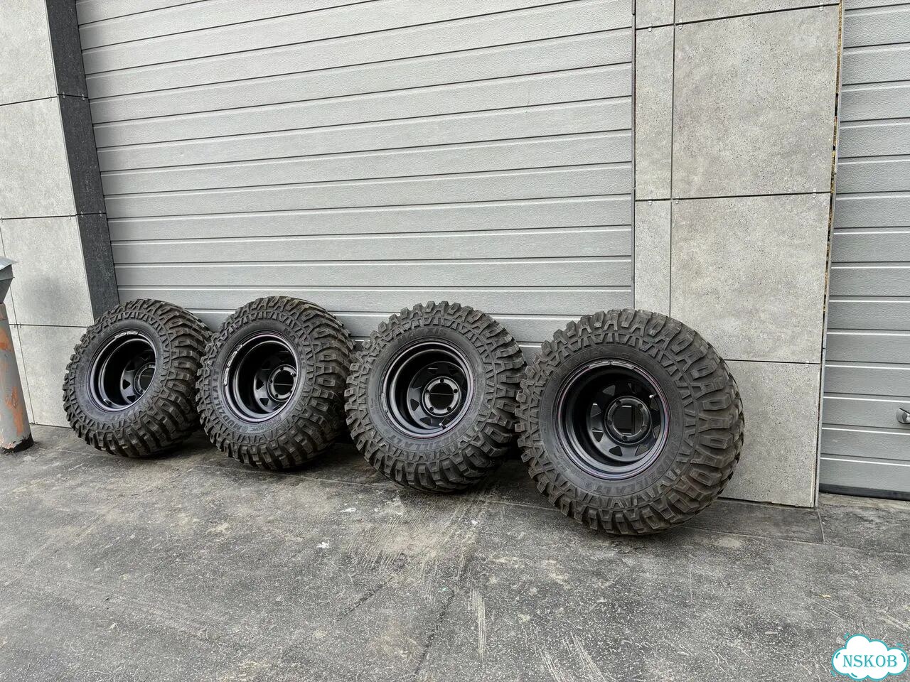Комплект колес Maxxis Mudzilla 33*13.50-15LT фото 1