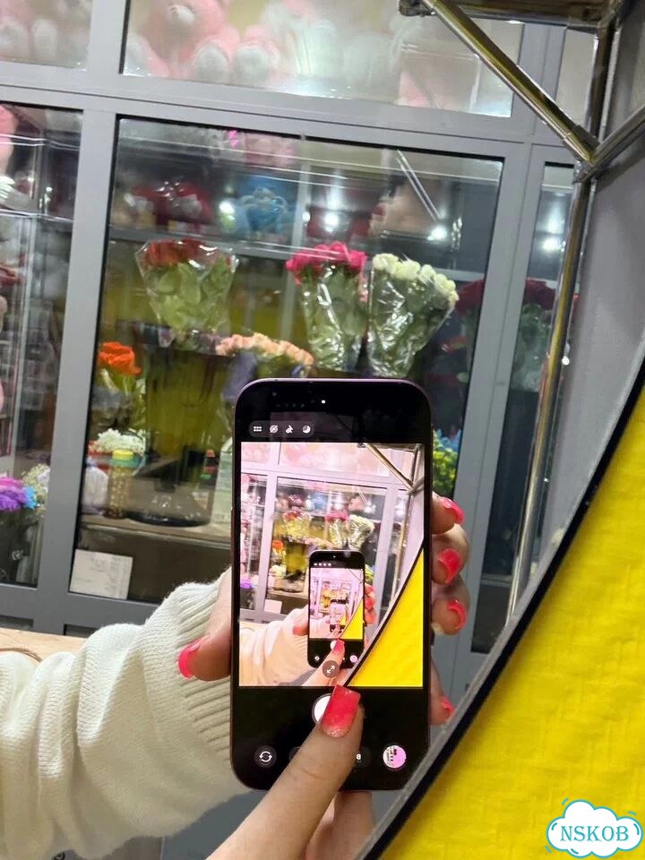 iPhone 16, 128 ГБ, eSIM фото 2