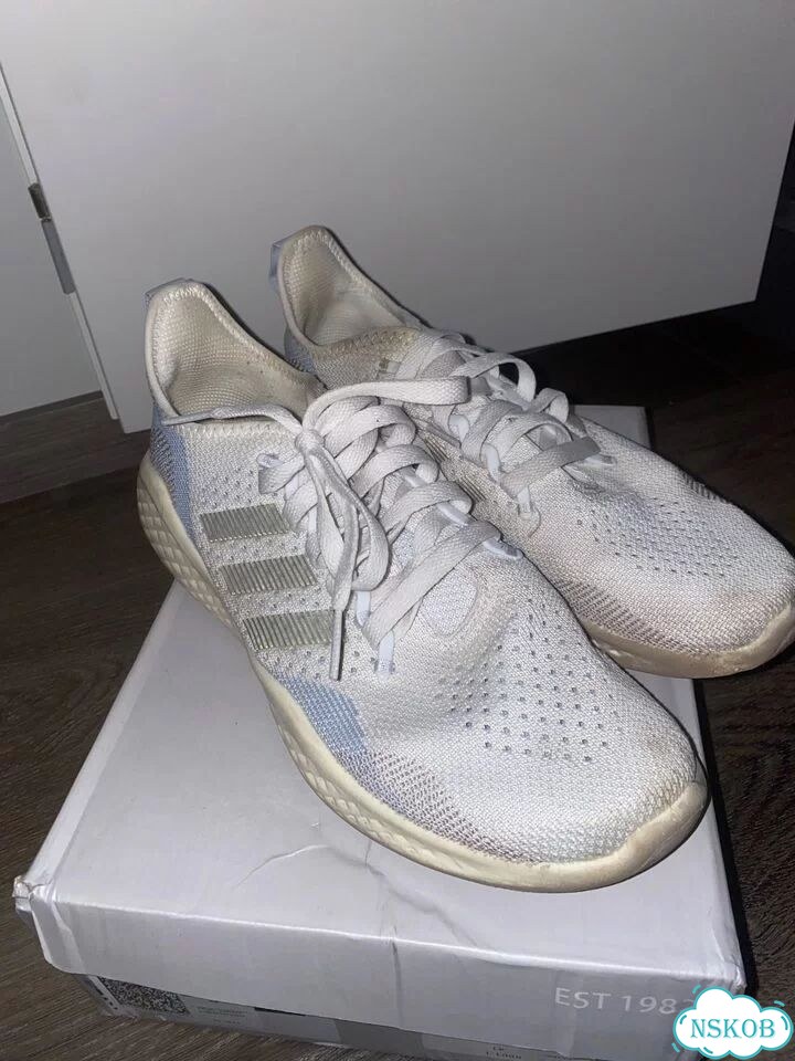 Кроссовки adidas фото 1
