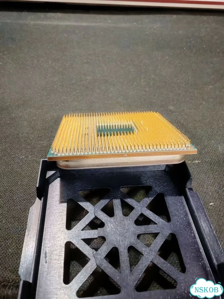 Процессор AMD Ryzen 7 5800X3D AM4 фото 2