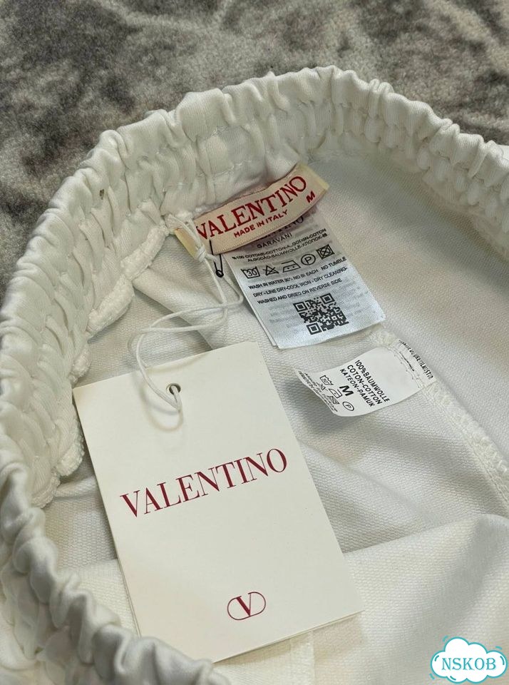 Мужские шорты Valentino фото 5