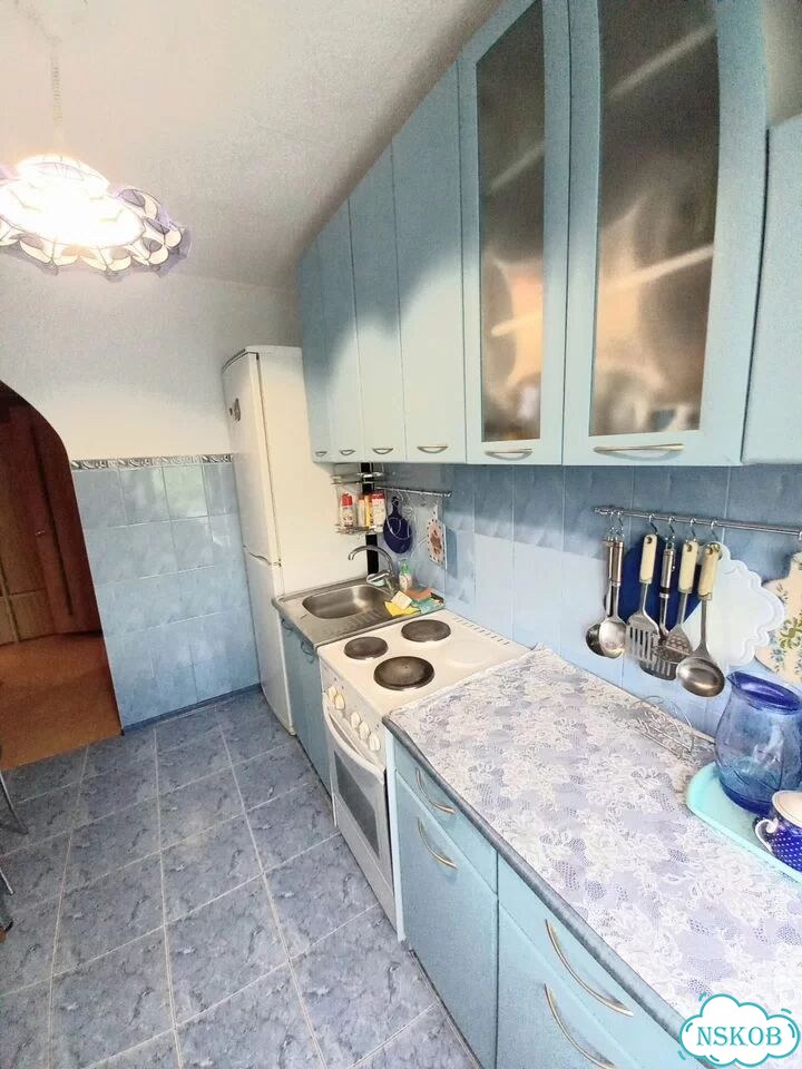 2-к. квартира, 43 м², 4/9 эт. фото 3