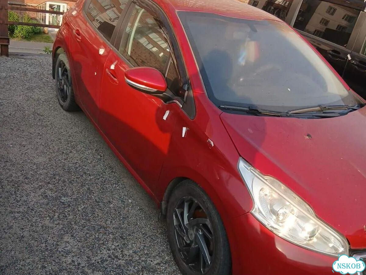 Peugeot 208 1.6 AT, 2013, 93 200 км фото 2