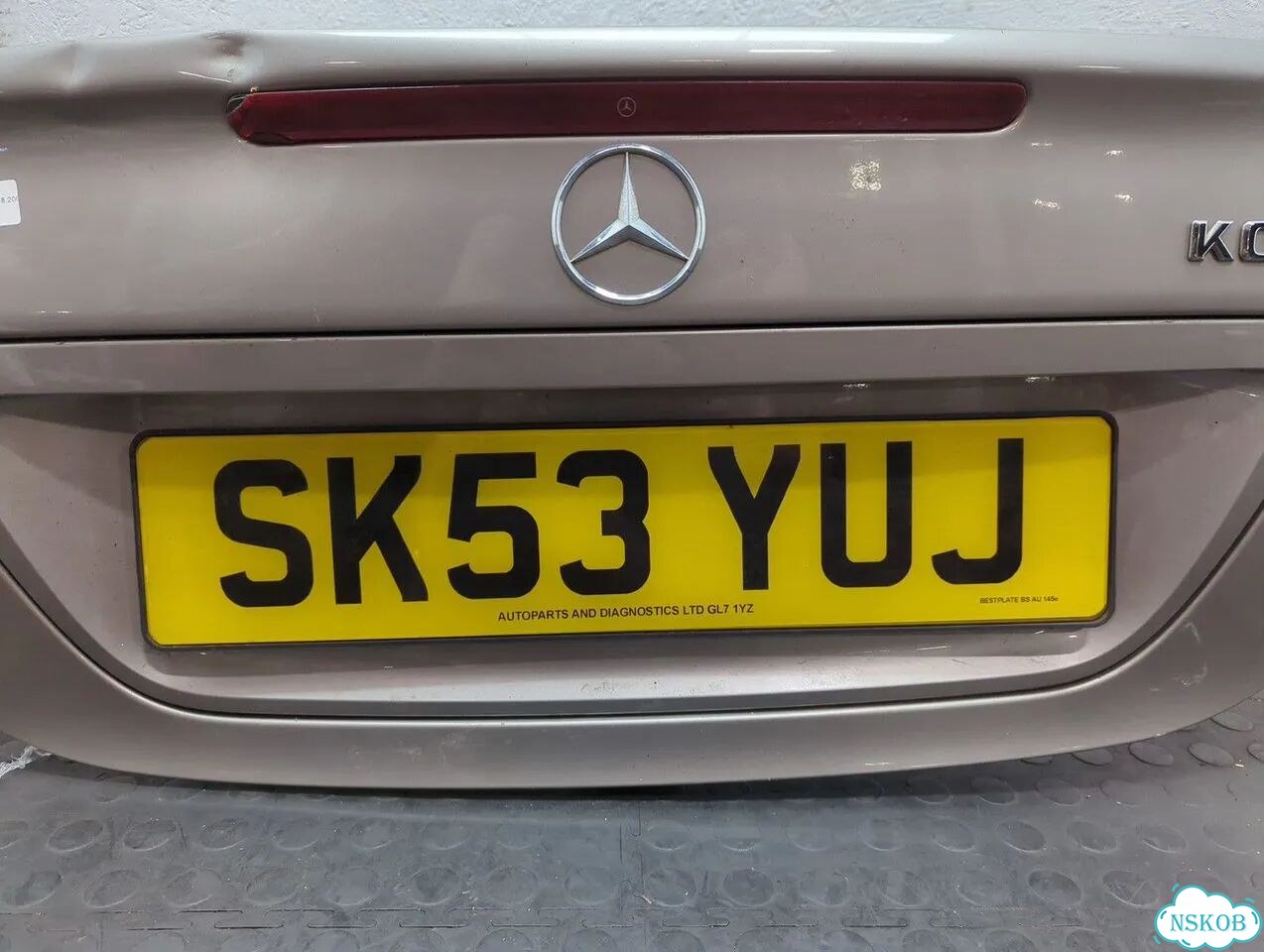 Крышка багажника Mercedes C W203 фото 7