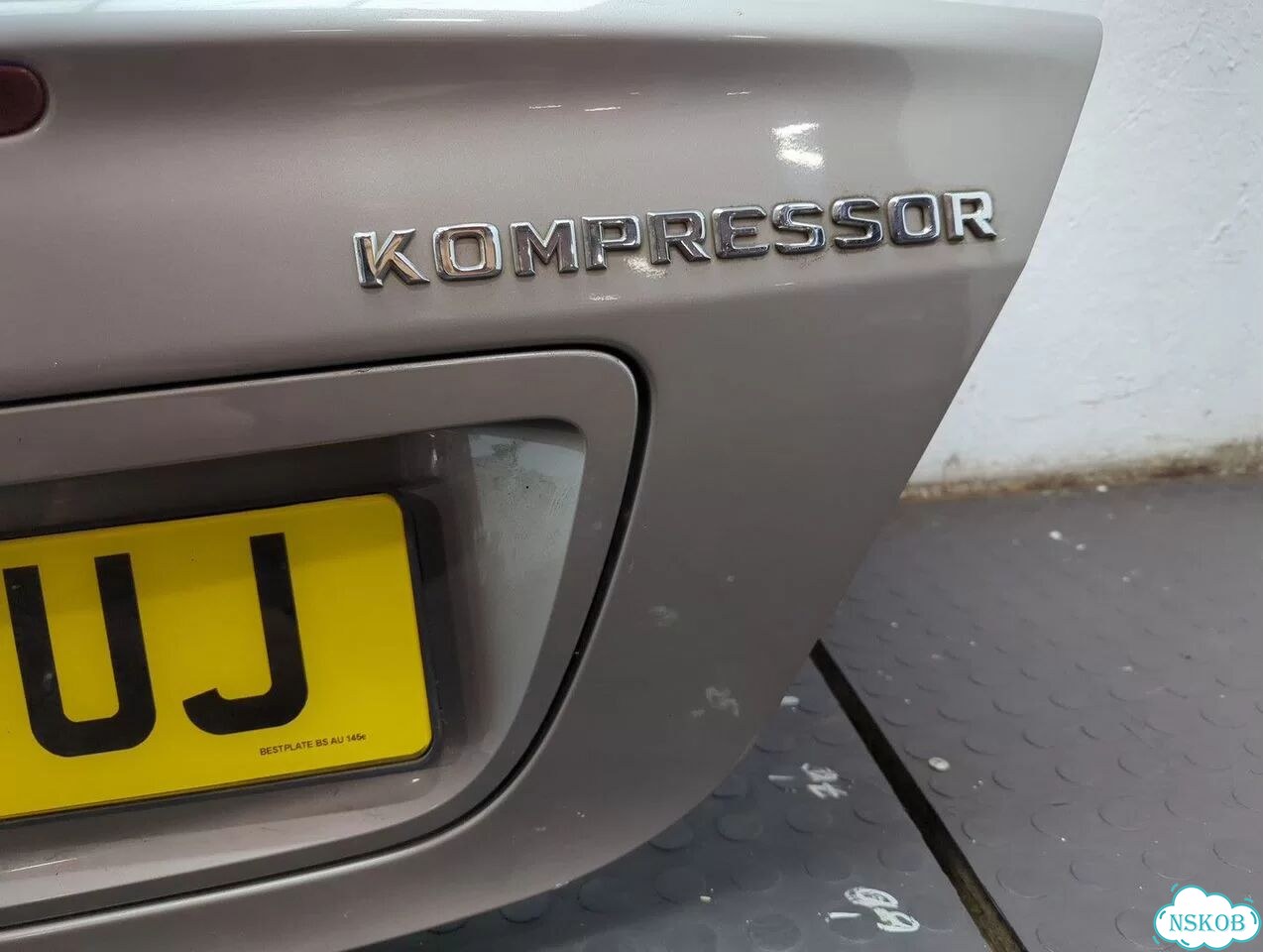 Крышка багажника Mercedes C W203 фото 8
