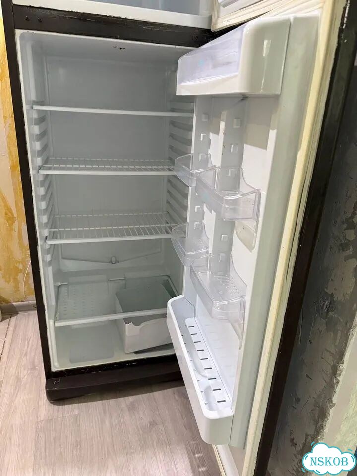 Холодильник бу фото 1
