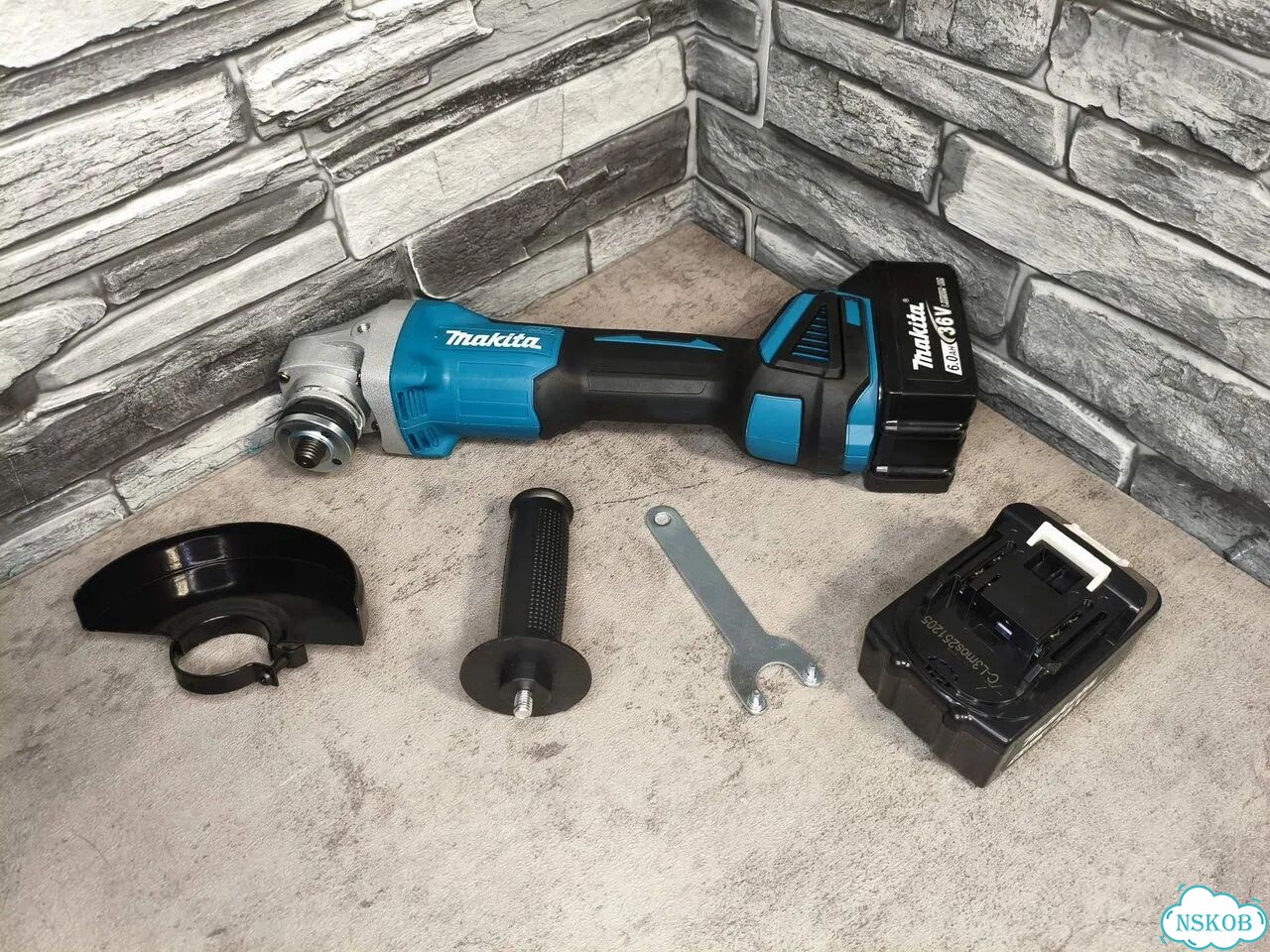 Аккумуляторная болгарка Makita ушм-125мм (новая) фото 3