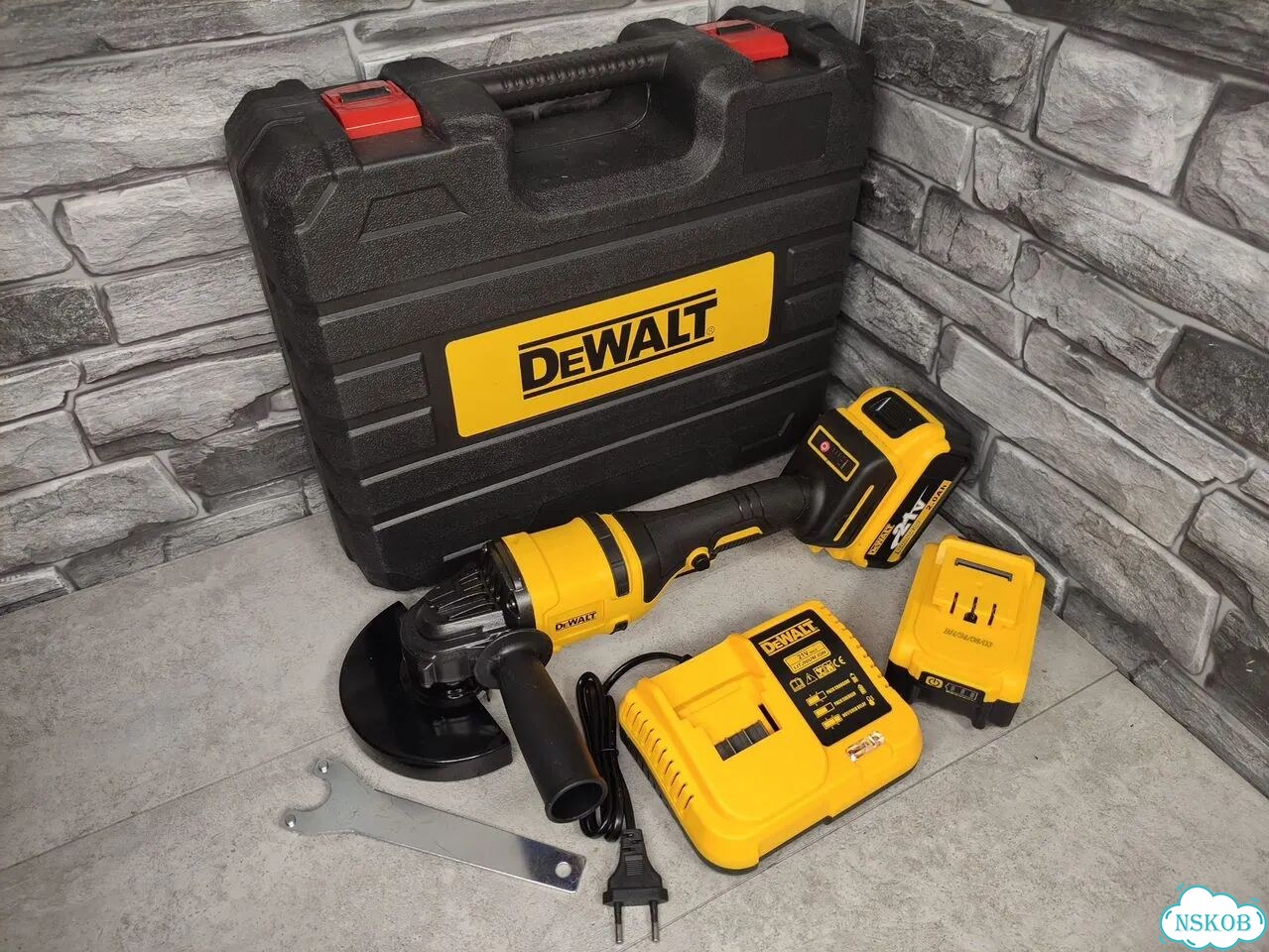 Аккумуляторная болгарка DeWalt ушм-125мм (новая) фото 1