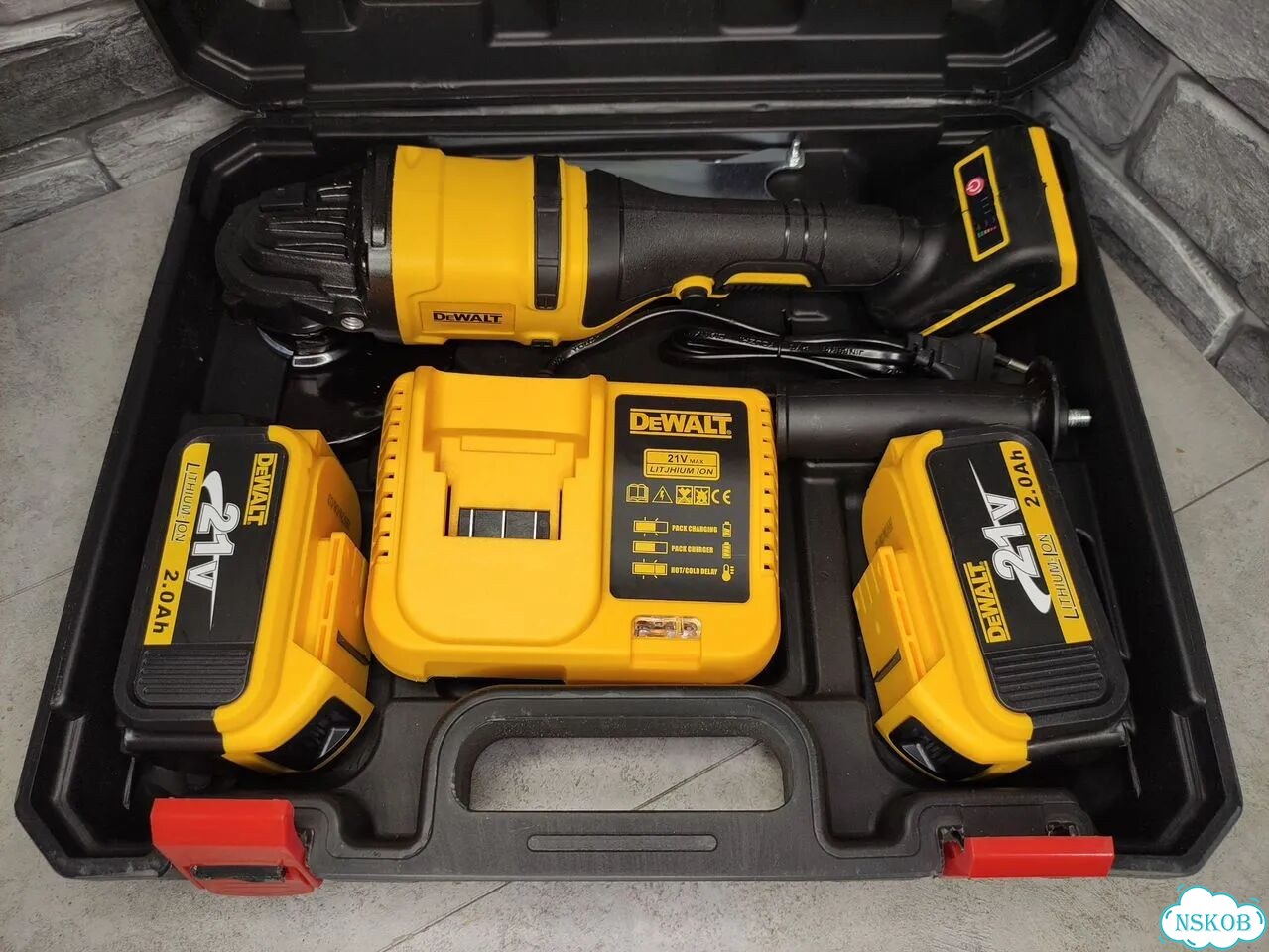 Аккумуляторная болгарка DeWalt ушм-125мм (новая) фото 2